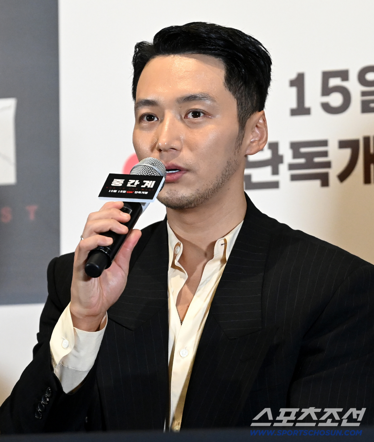 변요한, 국내 최초 AI영화 '중간계' 개봉 앞두고…"과학 청문회 같아"…