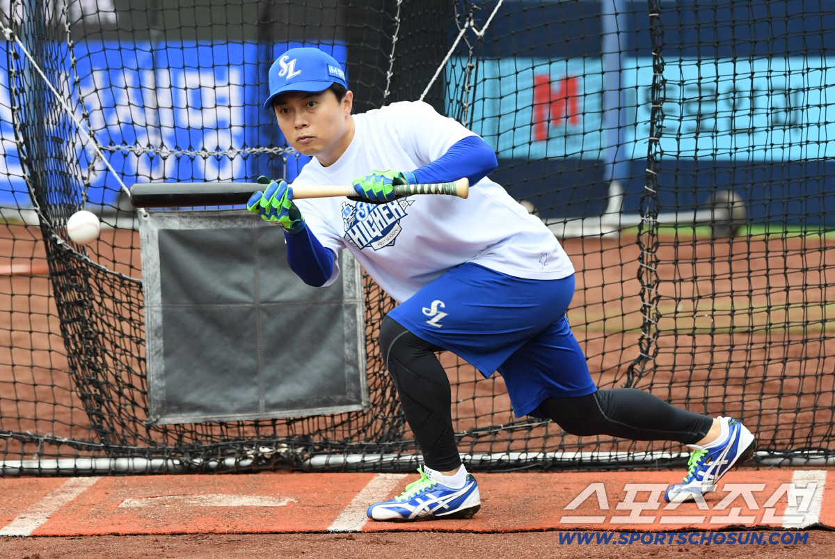 [포토] 번트 훈련하는 김헌곤
