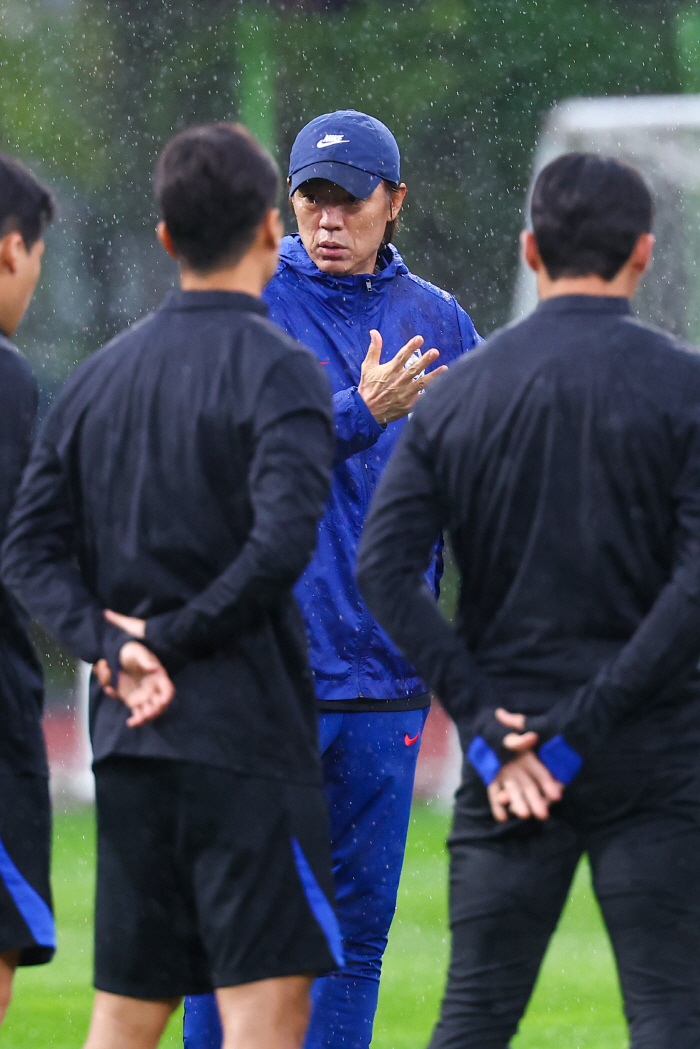 '오대영' 홍명보호, 실험은 계속돼야 하고→더 얻어맞아야 한다…단 '방향'은 잃어선 안된다