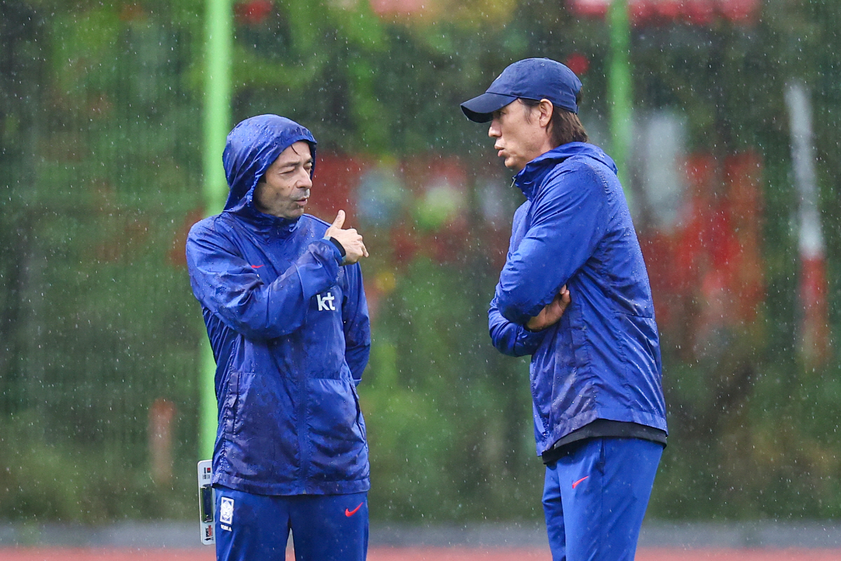 '오대영' 홍명보호, 실험은 계속돼야 하고→더 얻어맞아야 한다…단 '방향…