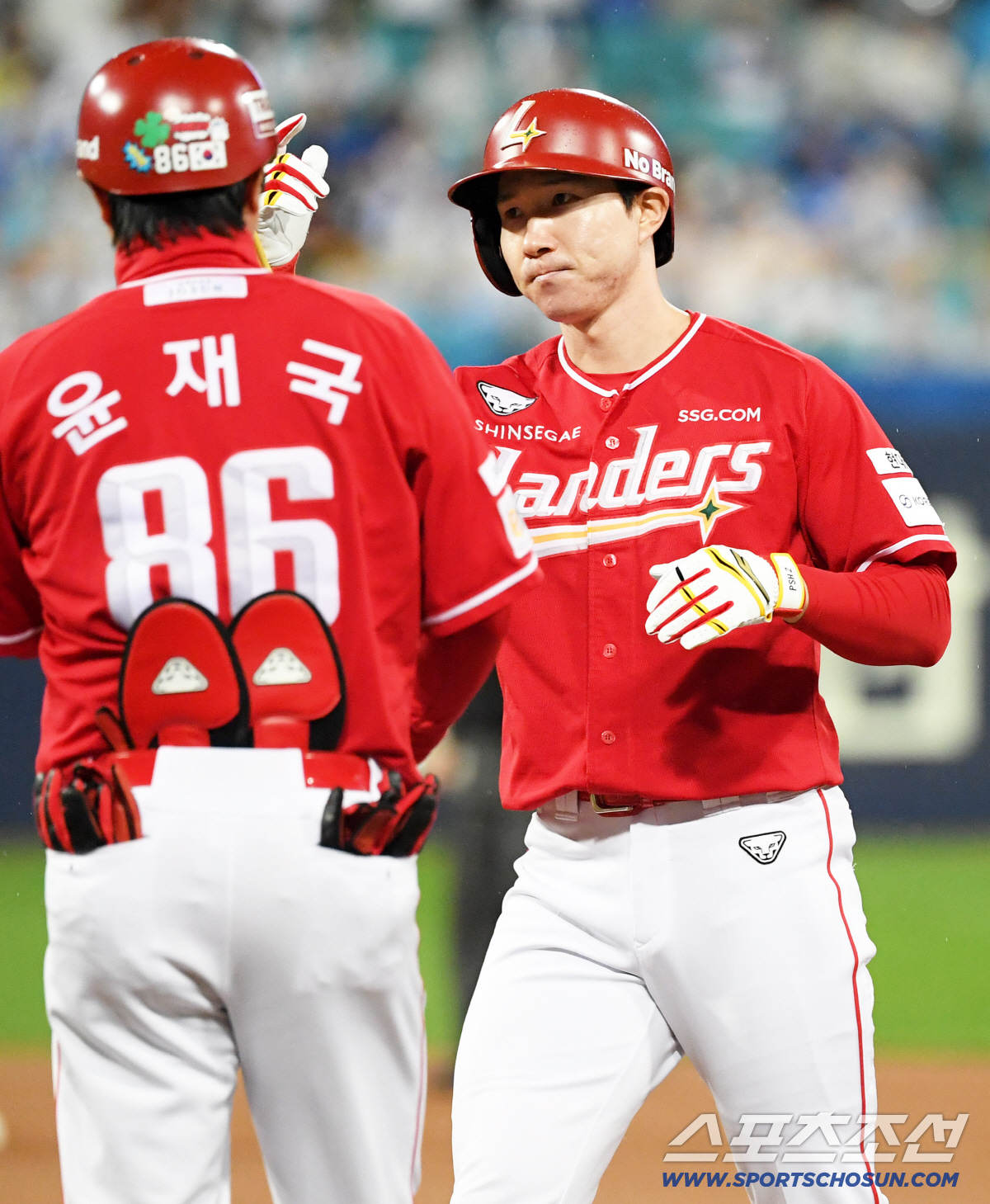 [포토] 선두타자 SSG 박성한 '안타'