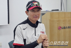 패 다깠던 염갈량 맞아? KS 앞두고 '입꾹닫' 모드 