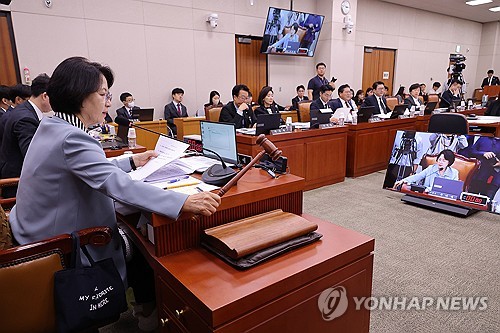 법사위 국감서 '지귀연 유흥주점' 공방…"왜 갔나"·"망신주기"