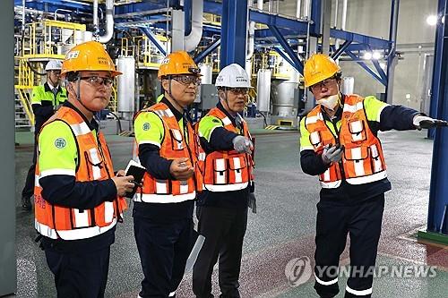 포스코퓨처엠, 글로벌 완성차사에 '4년간 6천700억' 음극재 계약