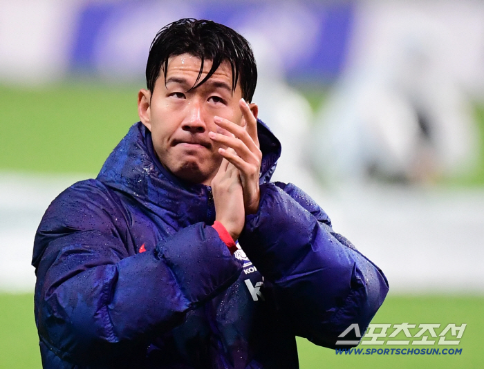 이게 무슨 모욕이야! "손흥민 실력 없다, 스피드 잃으면 무용지물"→"韓 축구 이미 종말" 캡틴 SON-한국 향한 中의 무례한 주장