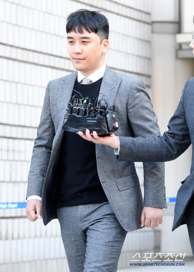 '버닝썬' 승리, 캄보디아 인신매매 재벌과 무슨 관계길래…"亞서 가장 훌…