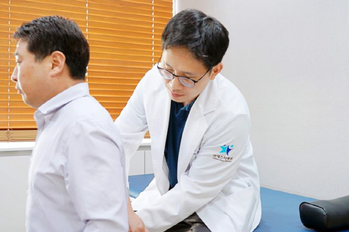 긴 연휴 뒤 심해진 허리디스크…'이런 증상' 있다면 응급 상황