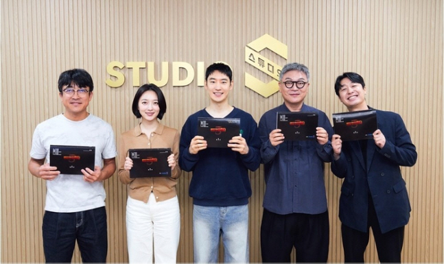 “무지개 5인방 완전체” 2년 만 귀환 ‘모범택시3’, 대본리딩 현장도 …