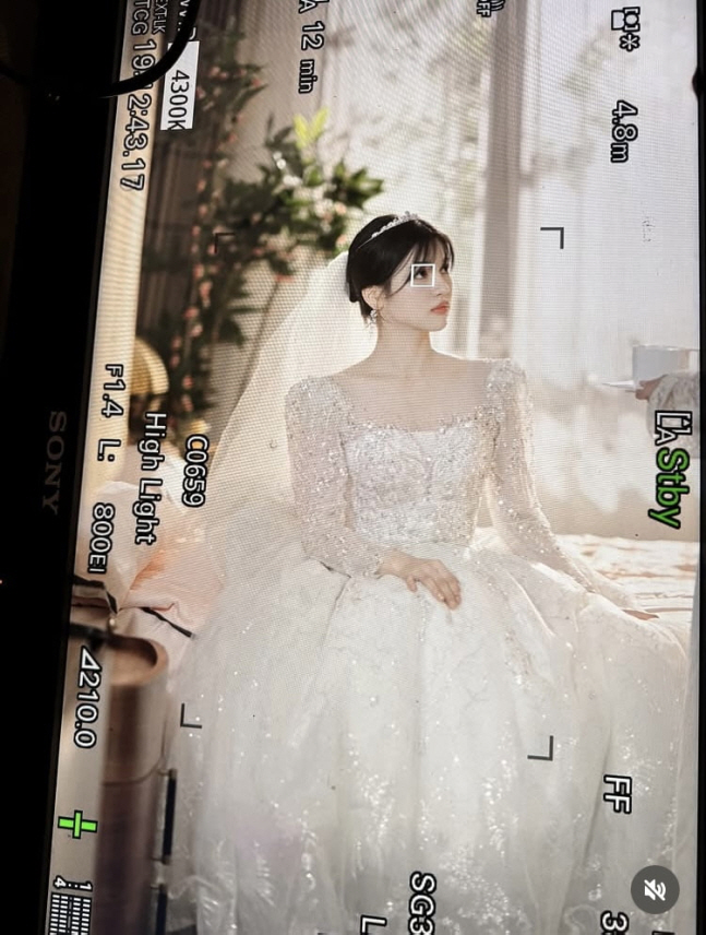 '유병재♥' 안유정, 열애 1년만 웨딩드레스 입었다 '결혼설 유발 깜짝 …