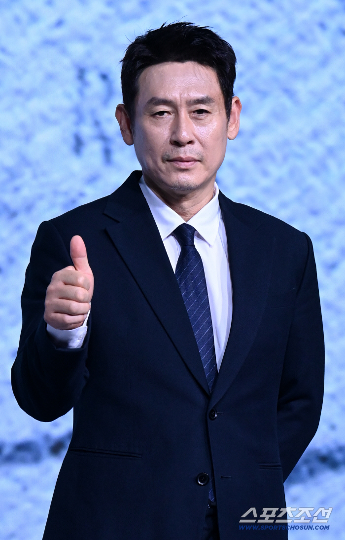 '굿뉴스' 설경구 "변성현 감독, 오전엔 사랑 고백 하더니…오후엔 바로 결별 선언 하더라"