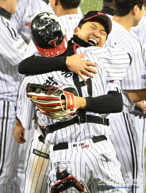 LG 35세 두 베테랑은, 왜 젊은 대표팀에 어색하게 뽑혔나...그 속에 숨겨진 엄청난 의미