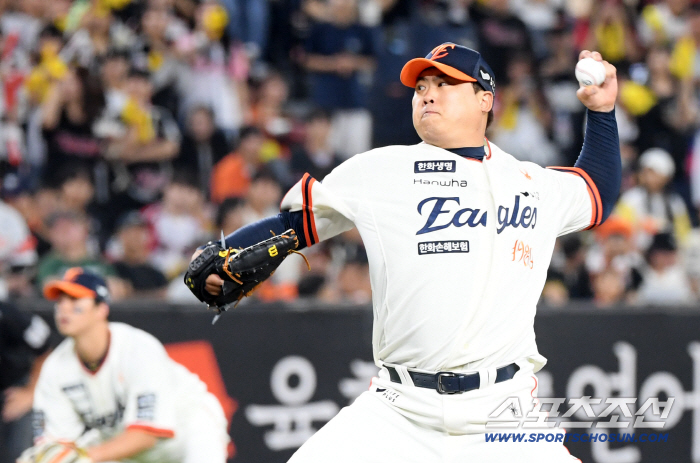 '3이닝 1실점' 류현진도 PO 최종 점검 마쳤다…퓨처스 홈런왕에 적시타 허용