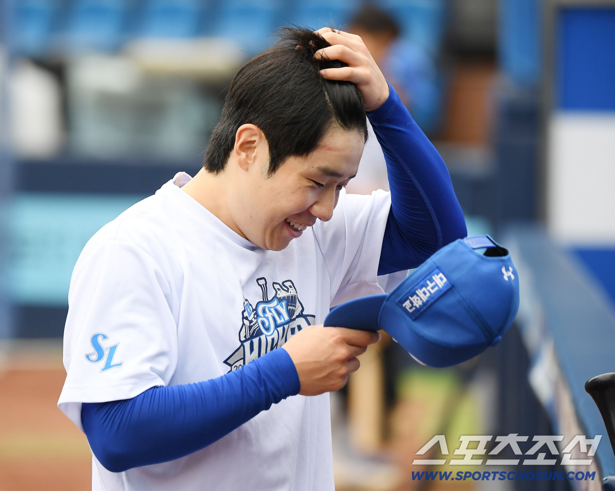 [포토] 미소짓는 김지찬 '오늘도 승리'