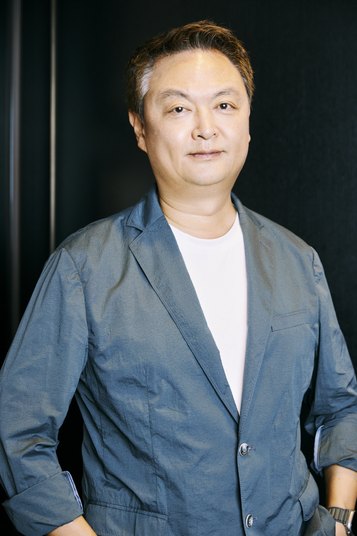 [인터뷰①] '중간계' 강윤성 감독 "국내 최초 AI영화 연출, 누군가는 해야할 일…용기 있는 도전 응원해 달라"