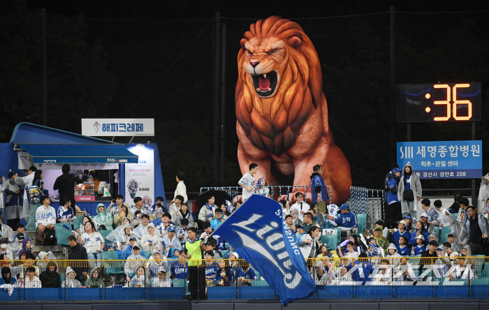 '사상 최초 1200만 관중 시대' KBO, PS 역대 최다 연속 매진 신기록까지 썼다[준PO 현장]