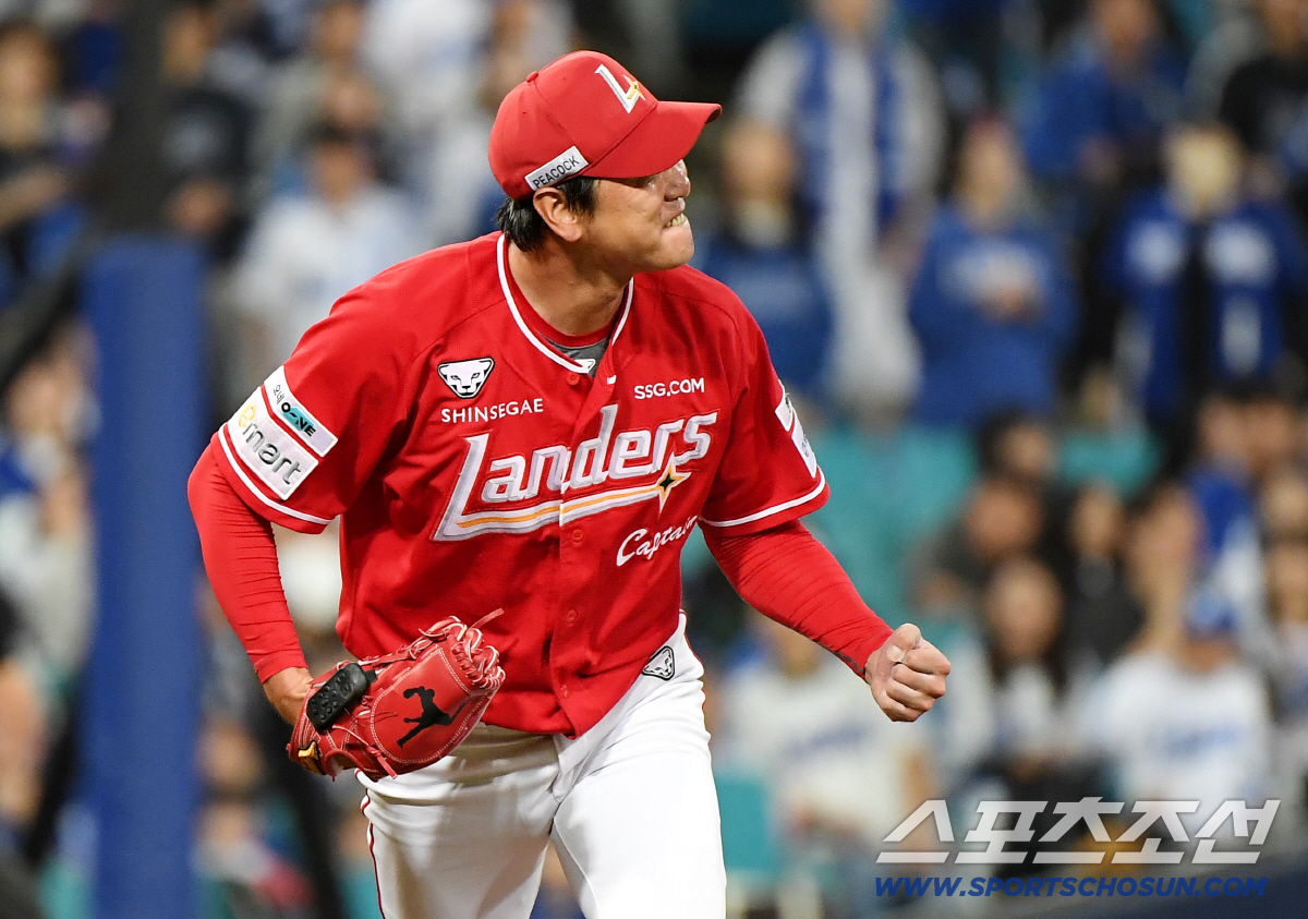 '전설 선동열을 소환했다' 결국 영웅은 김광현인가, 5이닝 1실점 눈부신…