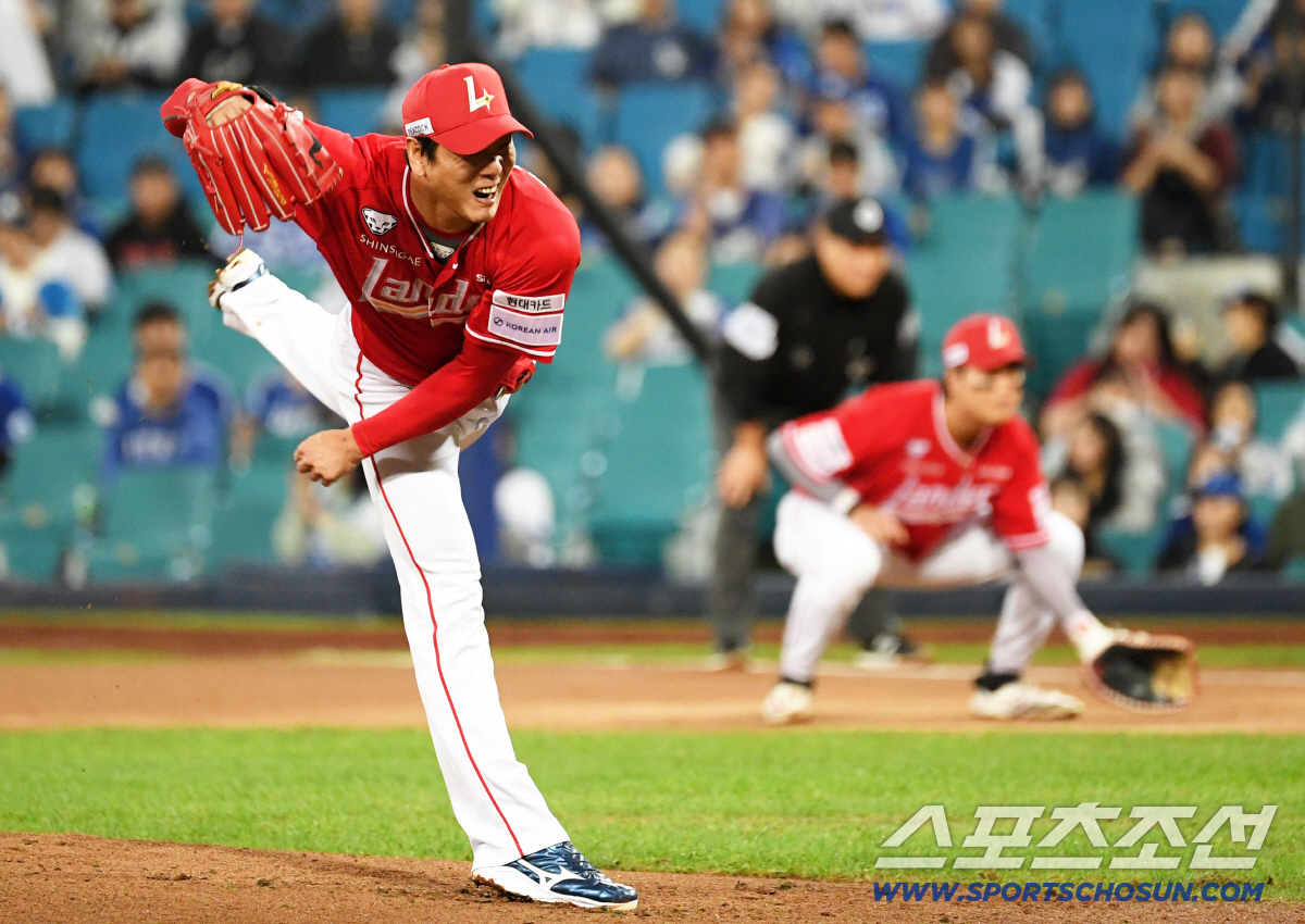 '전설 선동열을 소환했다' 결국 영웅은 김광현인가, 5이닝 1실점 눈부신…