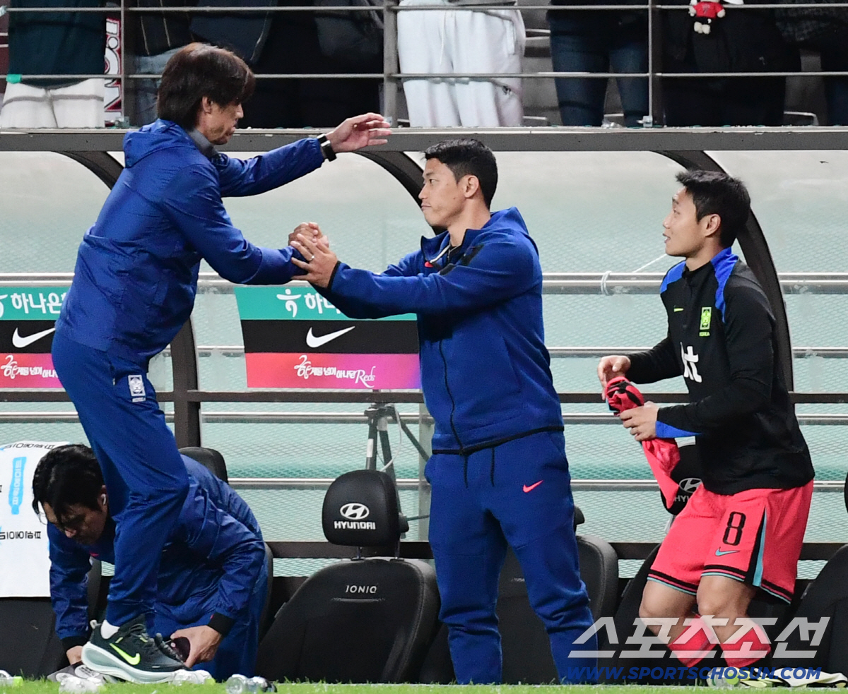 [파라과이전 일문일답]쾌승! '오대영' 눈물 지운 홍명보 감독 "회복력 …