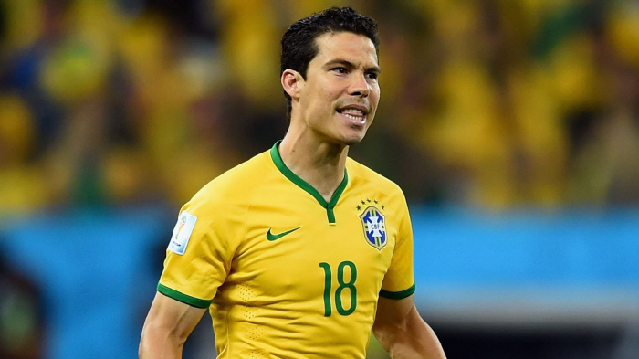 중국 뒤흔들 역대급 폭로 "선수한테 술 권하는 게 습관, 건배하면 잔 비워야 해" 브라질 국대 인터뷰 화제