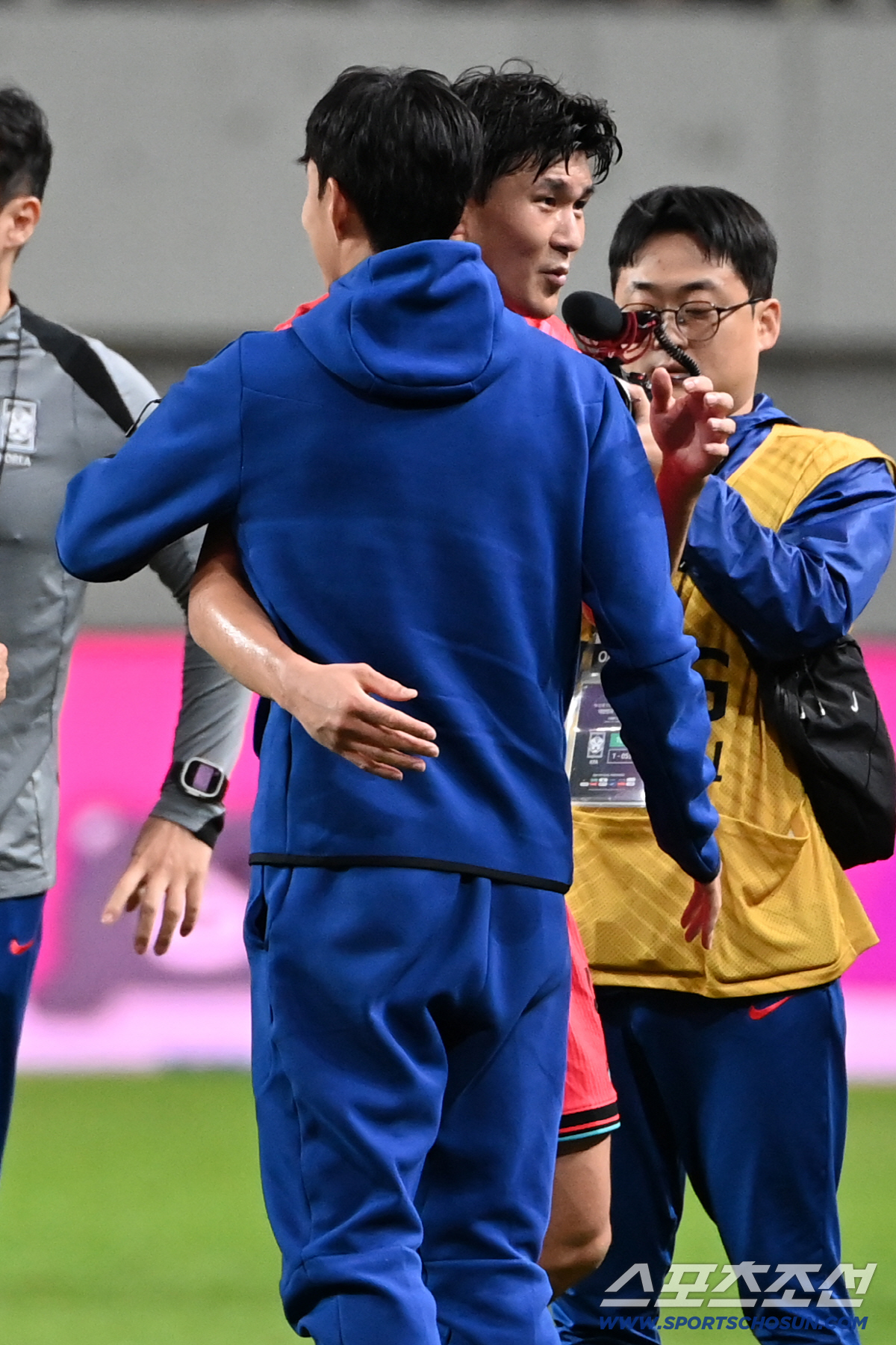 [현장인터뷰]실점 빌미→비난의 중심…'괴물 수비수' 김민재 부활 "프로 …