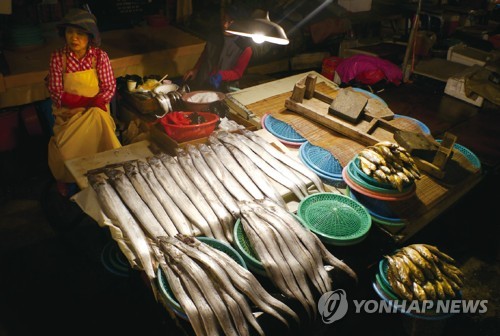 도매시장서 수산물 안전검사…국민 식탁 지킨다