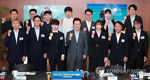 대통령 만난 게임업계 "노동 유연화·판호 해결 절실"