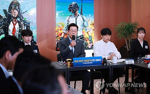 (서울=연합뉴스) 한상균 기자 = 이재명 대통령이 15일 국내 게임사 크래프톤의 게임·문화 플랫폼 서울 성동구 '펍지 성수'에서 열린 K-게임 현장 간담회에서 발언하고 있다. 2025.10.15 [대통령실통신사진기자단] xyz@yna.co.kr