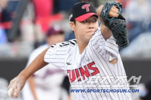 고작 1군 2경기 던진 고졸 신인은 KS 들어가는데... 14억 FA에겐 