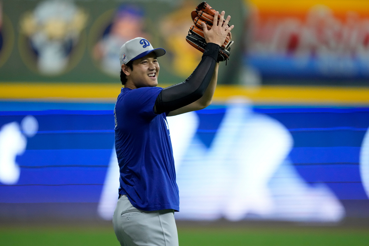'투수' 오타니 쓰임새 나왔다! NLCS 4차전 선발→7차전 불펜대기..…