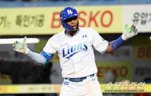 17년만에 갱신된 '업셋' 삼성의 역사…그 사이 '넘사벽' 격차 벌어진 '가을 흉가' 롯데의 아픔 [SC포커스]