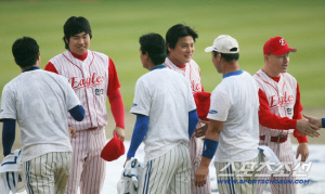 '삼성 vs 한화' 18년 만에 가을 재회! → 블루와 오렌지의 역대 다전제 어땠나