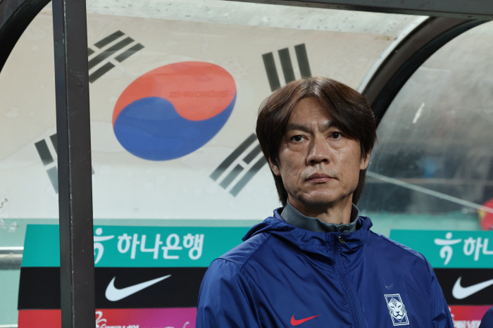 홍명보호 초대박, 브라질 참사→大이변→월드컵 사상 첫 2포트 진짜 코앞 'FIFA 랭킹 22위 등극 유력'...호주 역전패+에콰도르 무승부