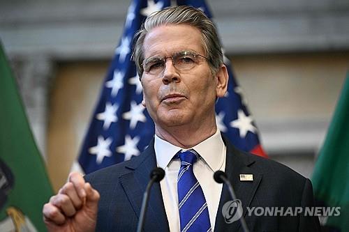 美 재무 "中 대응 위해 핵심전략 분야 기업들 통제 강화"