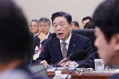 독립기념관장, 與 압박에도 "사퇴할 생각 없다"