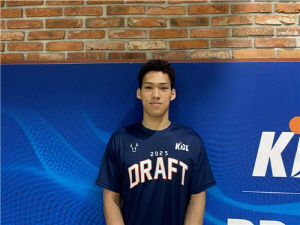 프로농구 SK로 직행한 '18세' 다니엘 