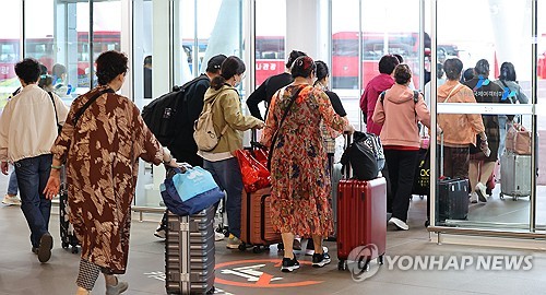 경찰, 중국인 관광객에 '조건부 운전 허용' 신중 검토(종합)