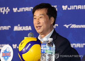 '우승 후보' 몰표 기업은행 김호철 감독 