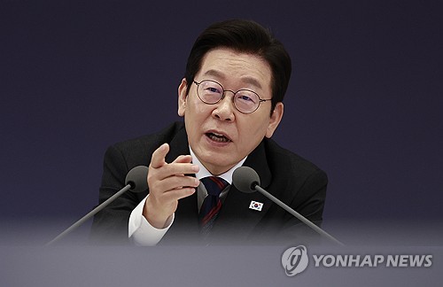 李대통령 "지상파 규제 차별할 이유없어…합리적 선까지 풀어야"