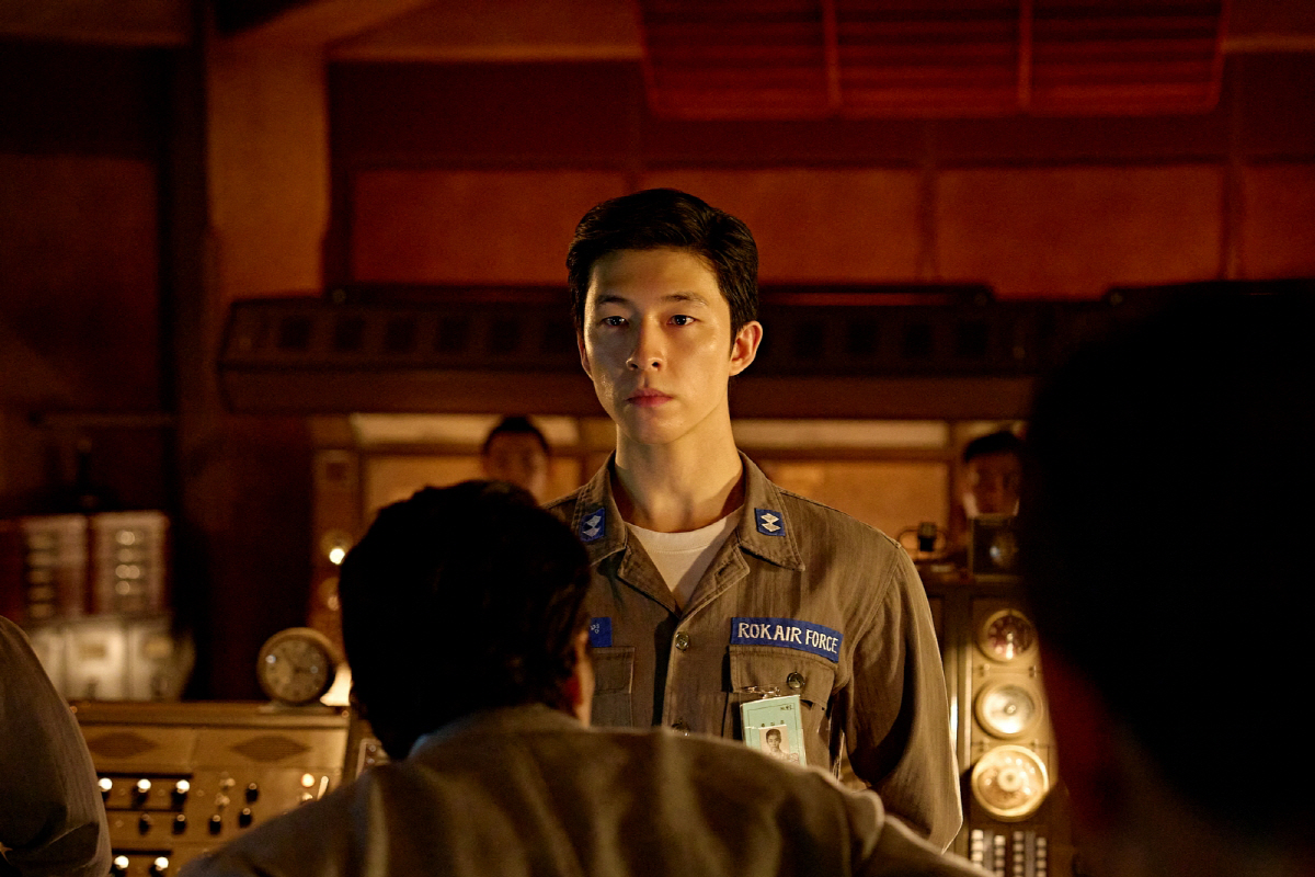 홍경, '굿뉴스' 텐션 쥐락펴락하는 '키맨' 등극..신선한 충격 선사