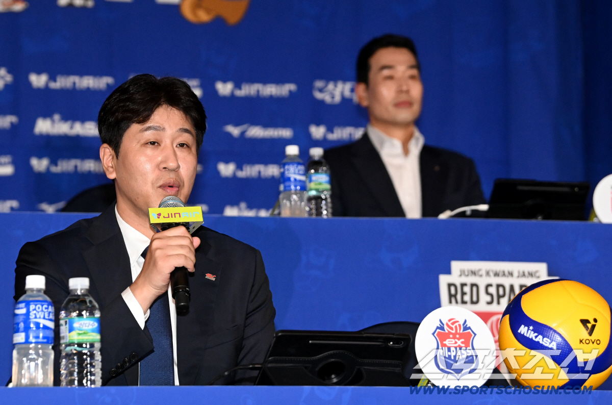 '김연경 은퇴' 흥국생명 자존심 상하네, '기업은행·도로공사' 2강 체제…