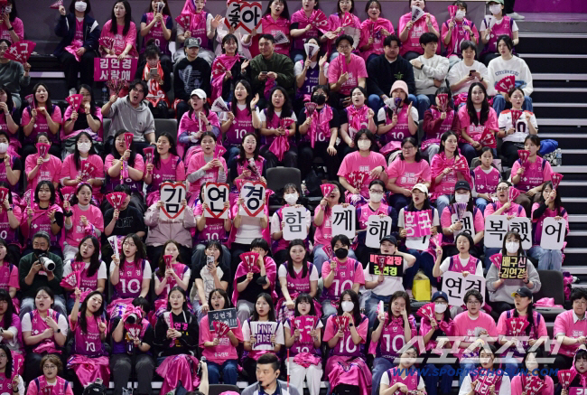 '배구밖에 모르는 바보' 김연경, 왜 후배들은 이를 악물었나 "누군가 또…