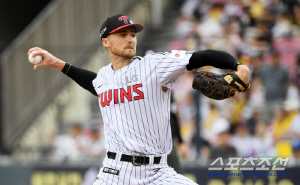 톨허스트 152km 5이닝 1실점, 김영우 153km, 박시원 152km. LG 2차 청백전서 강속구 만끽