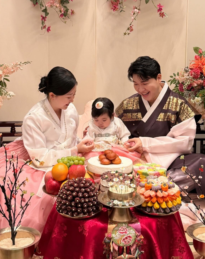 박수홍♥김다예, 직접 공개한 '초호화' 돌잔치 현장.."돌잡이 뭘 잡았을…