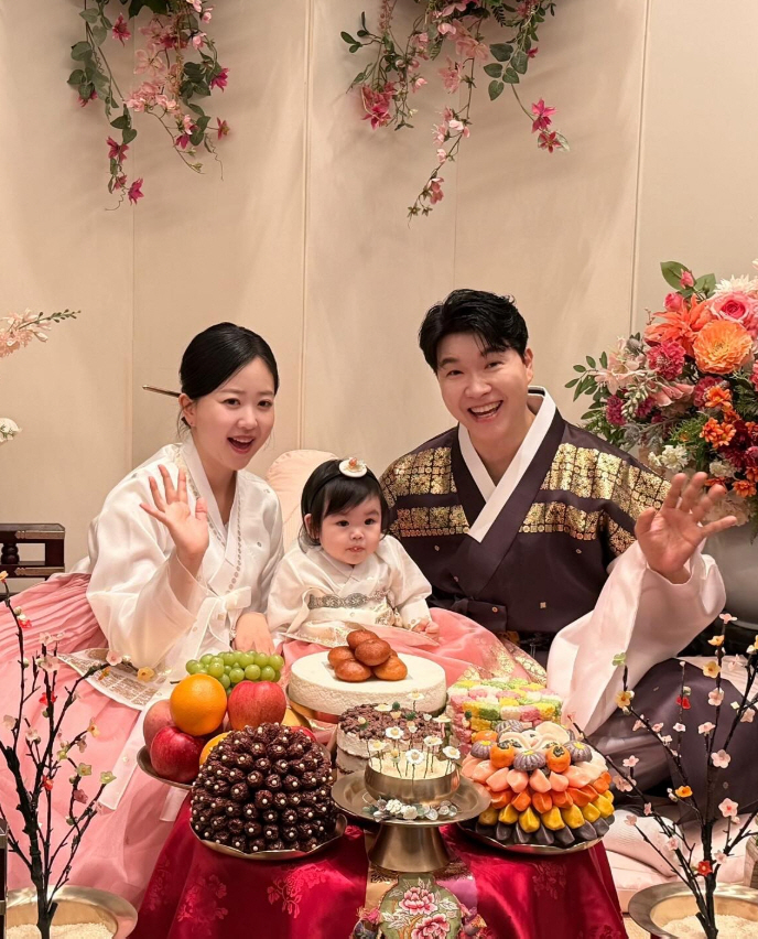 박수홍♥김다예, 직접 공개한 '초호화' 돌잔치 현장.."돌잡이 뭘 잡았을…