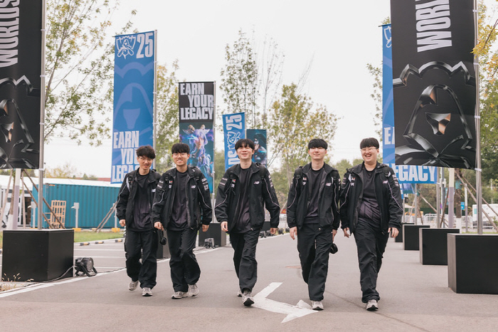 [롤드컵] 젠지와 T1, 16강 2라운드에서 각각 패하면서 3라운드에서 …