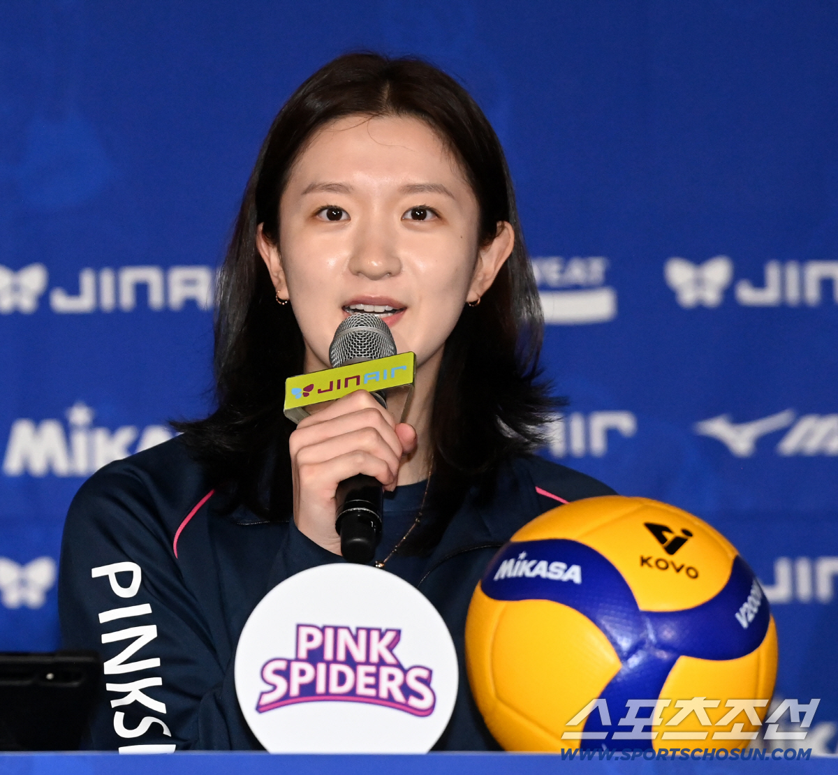 '5억5천만원 대어 영입' 배구여제 어시스트 있었다 "연경 언니가 FA …