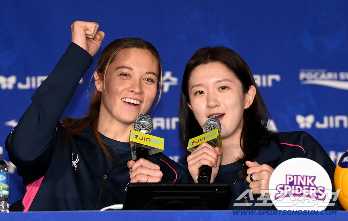 '5억5천만원 대어 영입' 배구여제 어시스트 있었다 "연경 언니가 FA …