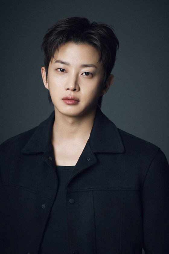 [단독] '이준호 절친' 김민석 잘 나가네..'태풍상사' 이어 임지연 '…
