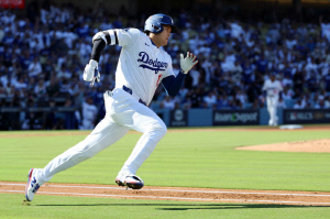WS 1승 남았다! '글래스나우 5⅔이닝 1실점 오타니 3루타 사사키 세이브'...LAD 3-1 밀워키