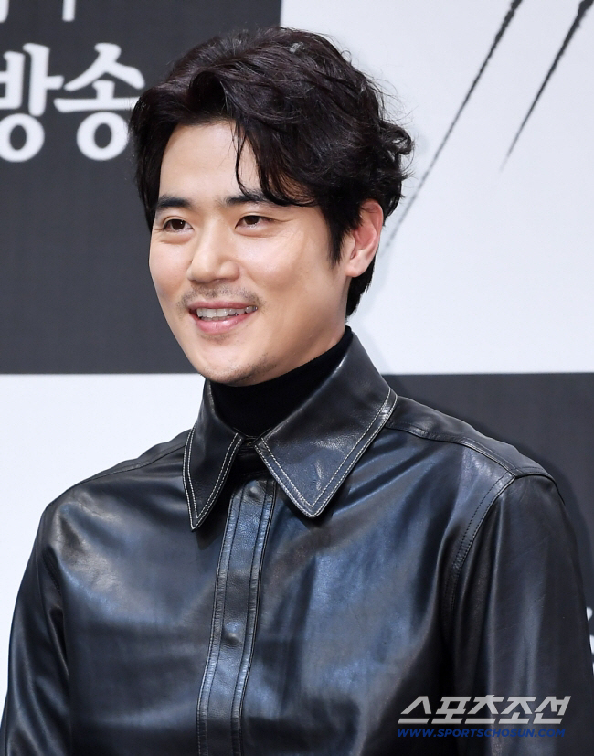 김강우, '한혜진 언니' 미모의 ♥아내 최초 공개...꿀 뚝뚝 떨어지는 …